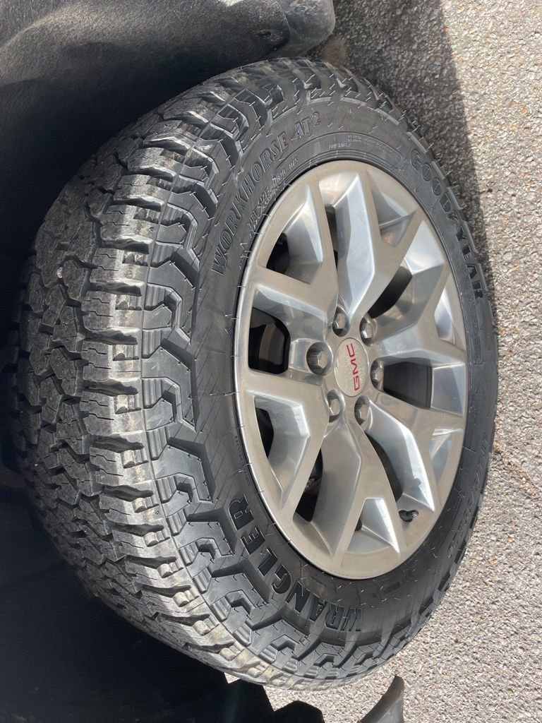 Used 2018 GMC Sierra 1500 SLT w/ SLT Premium Package image 11
