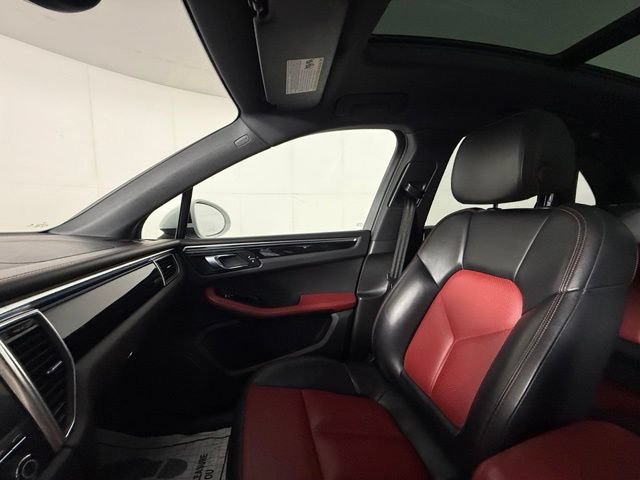 Used 2018 Porsche Macan AWD/4WD image 18