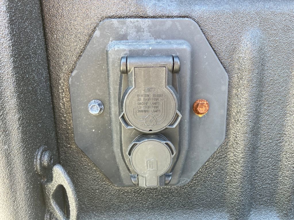 Used 2025 Ford F450 Platinum w/ FX4 Off-Road Package image 32