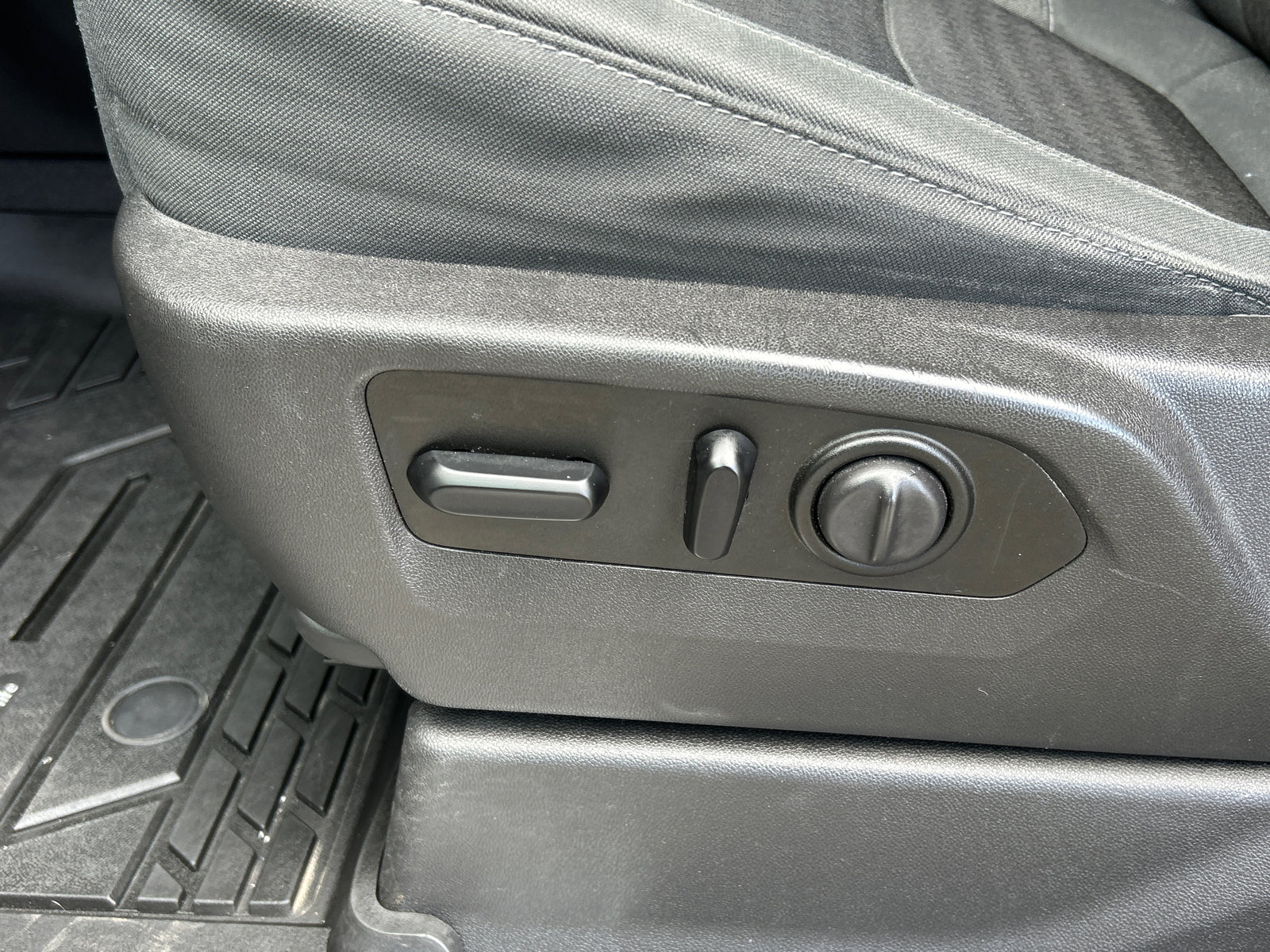 Used 2019 GMC Sierra 1500 Elevation w/ Elevation Value Package AWD/4WD image 11