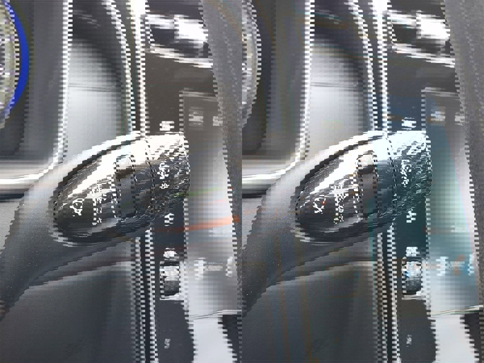 Used 2024 Hyundai Santa Cruz SE image 39