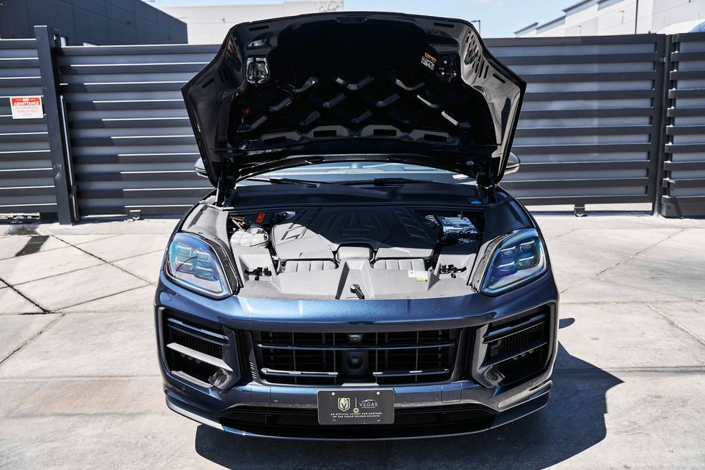 Used 2024 Porsche Cayenne Turbo GT AWD/4WD image 18