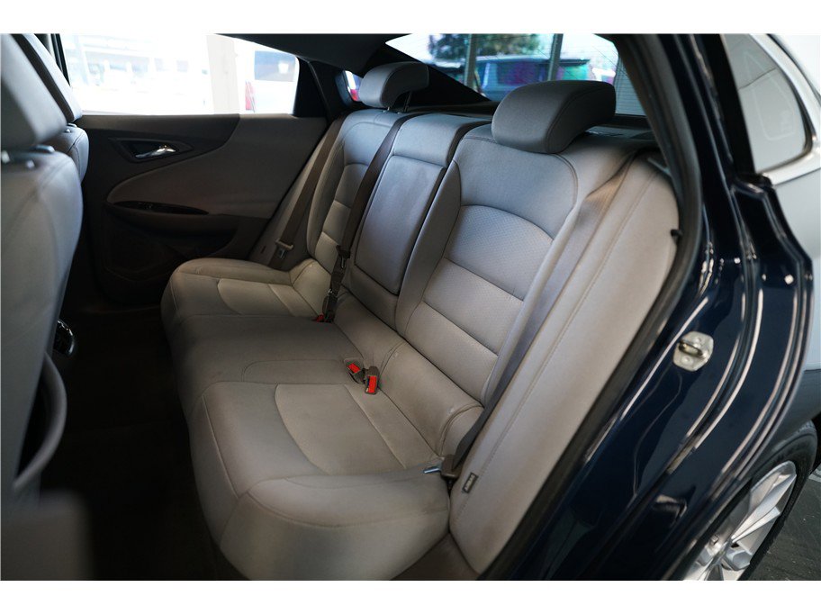 Used 2020 Chevrolet Malibu LT FWD image 12
