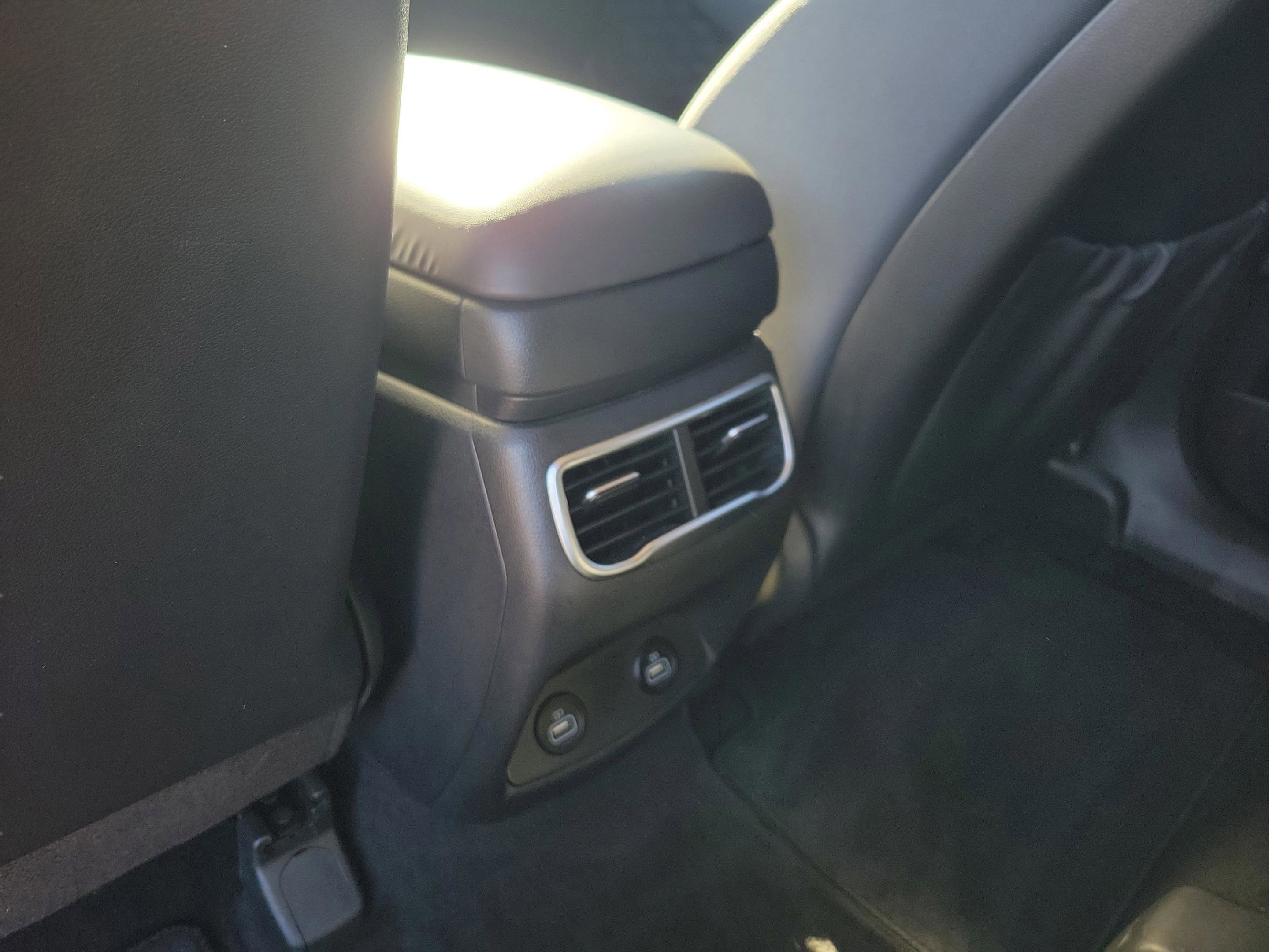 Certified 2023 Hyundai Santa Fe SEL image 11