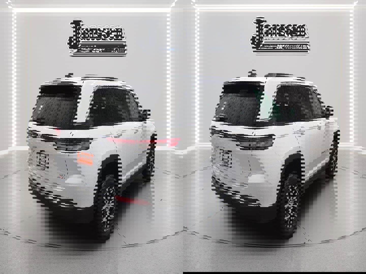 Used 2024 Jeep Grand Cherokee Limited image 6