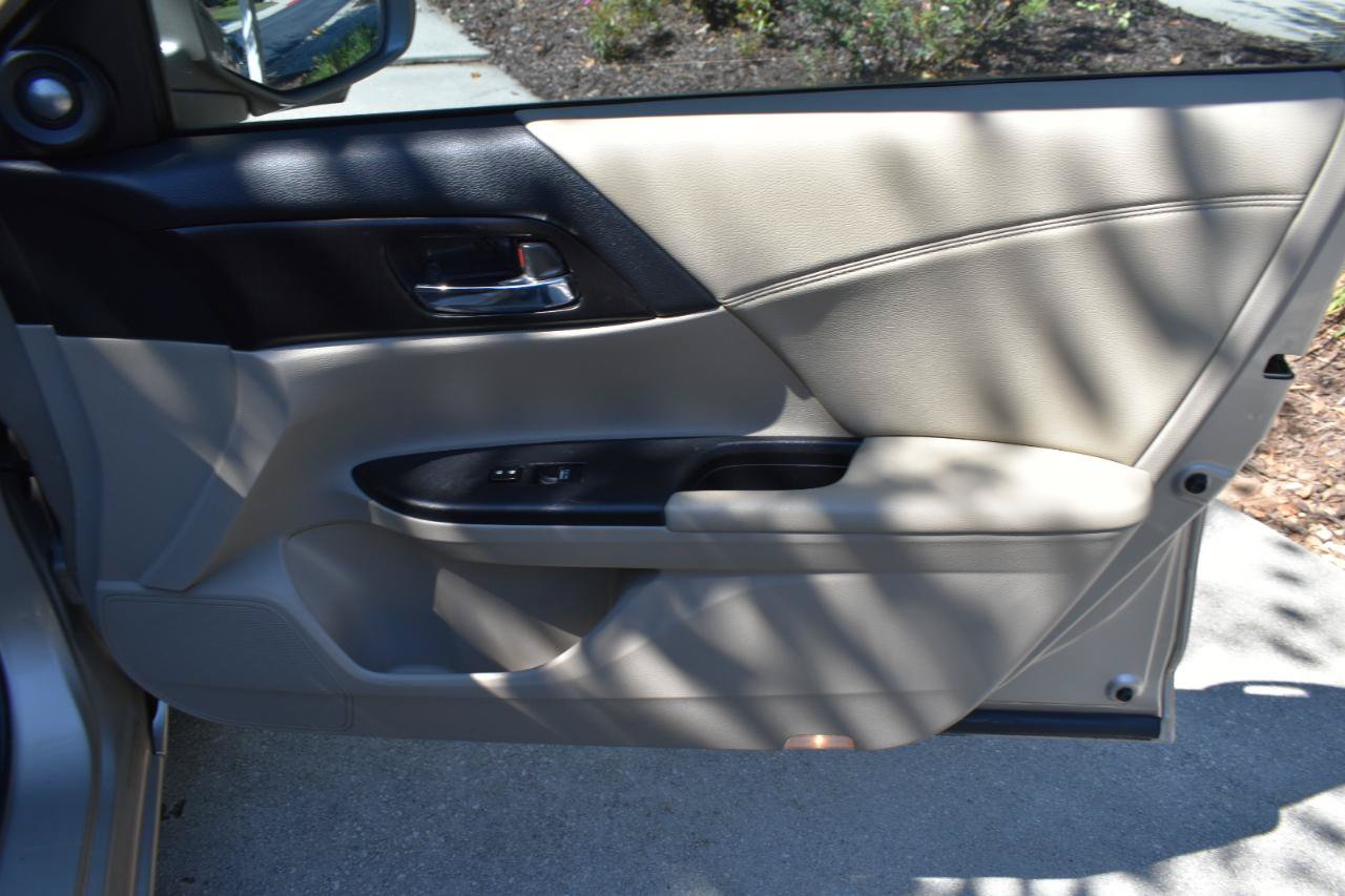 Used 2015 Honda Accord EX-L image 40