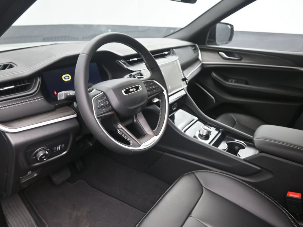 New 2026 Jeep Grand Cherokee Limited w/ Limited Altitude Package RWD image 19