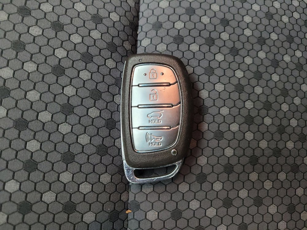 Used 2019 Hyundai Ioniq Plug-In Hybrid FWD image 32
