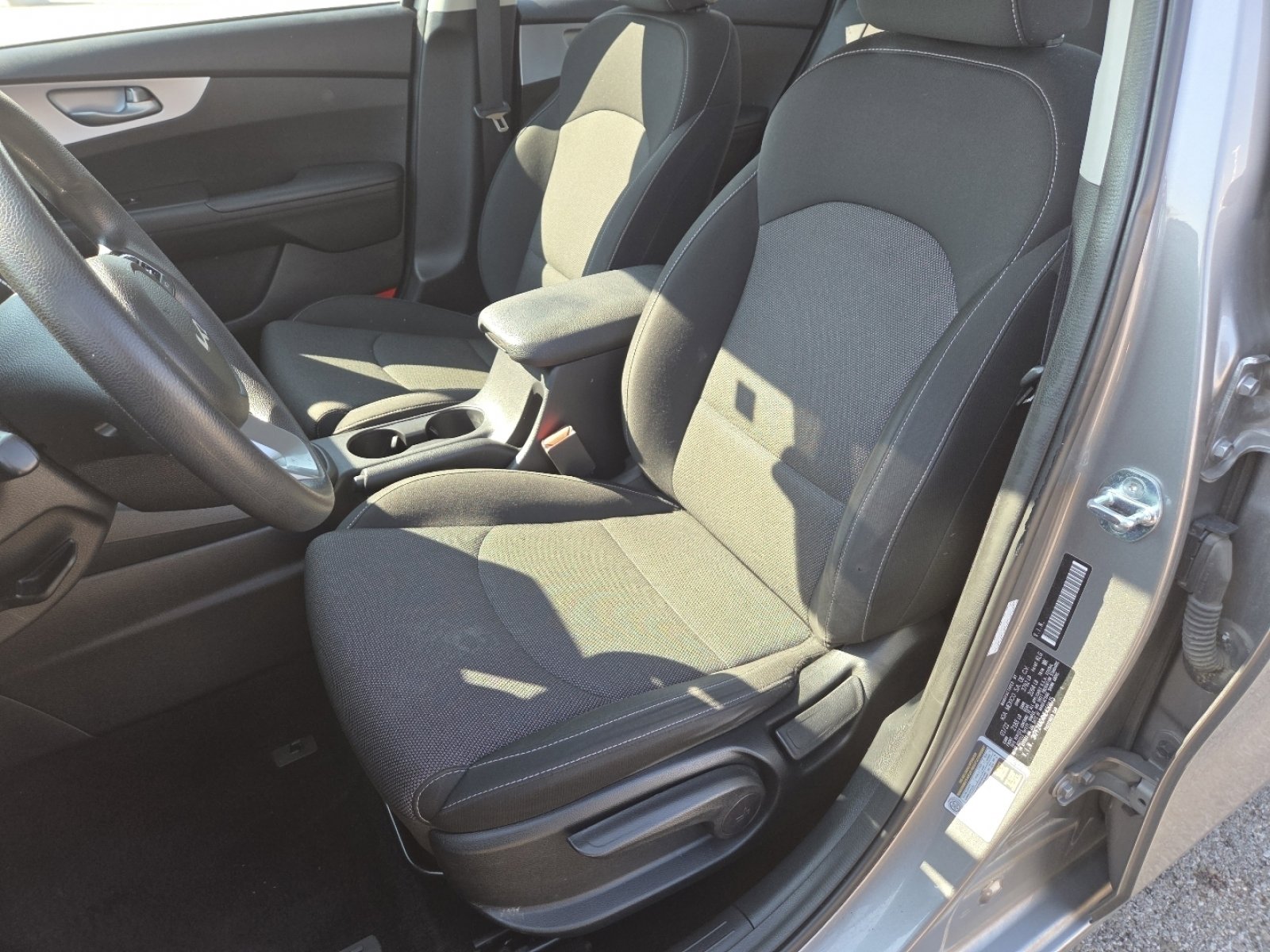 Used 2022 Kia Forte LXS image 22