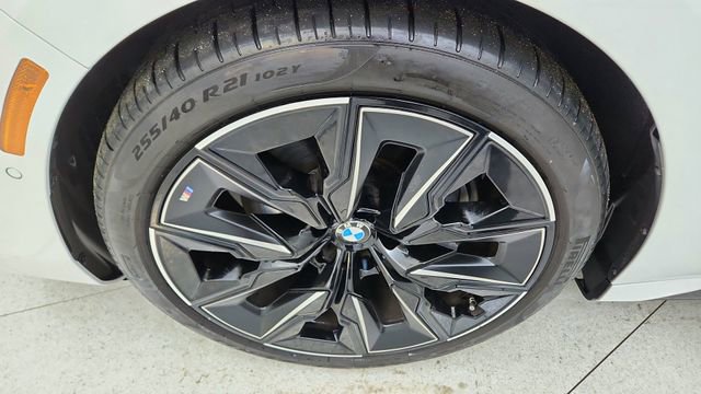 Used 2025 BMW 740i xDrive image 59