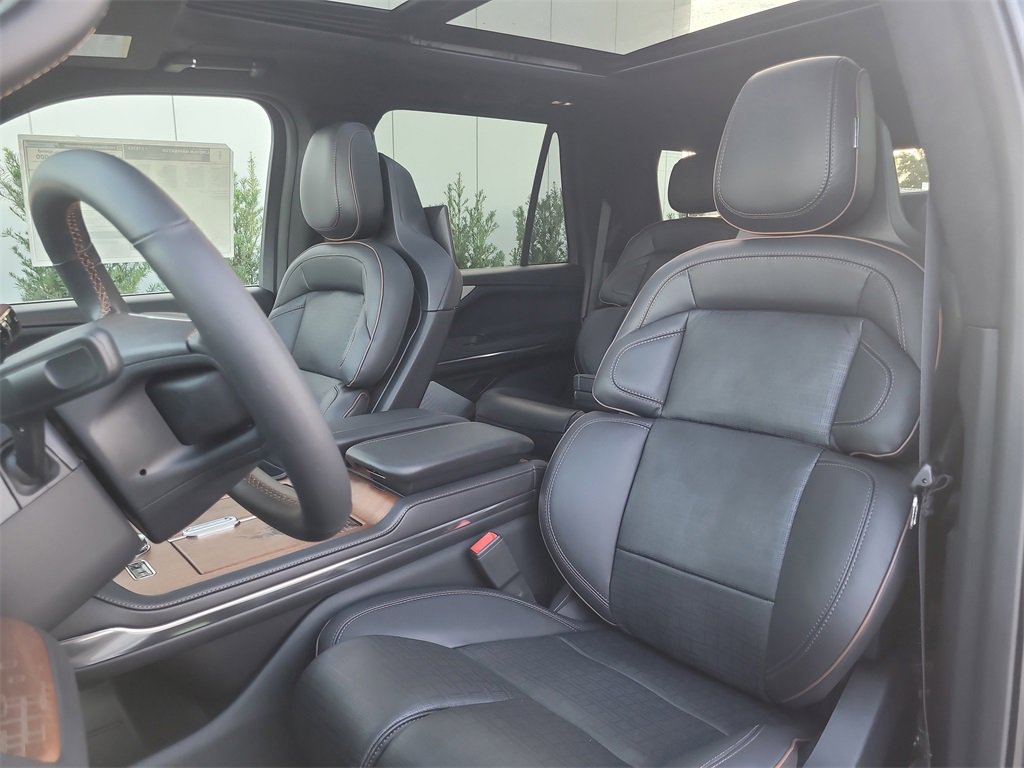 New 2025 Lincoln Navigator Black Label image 20