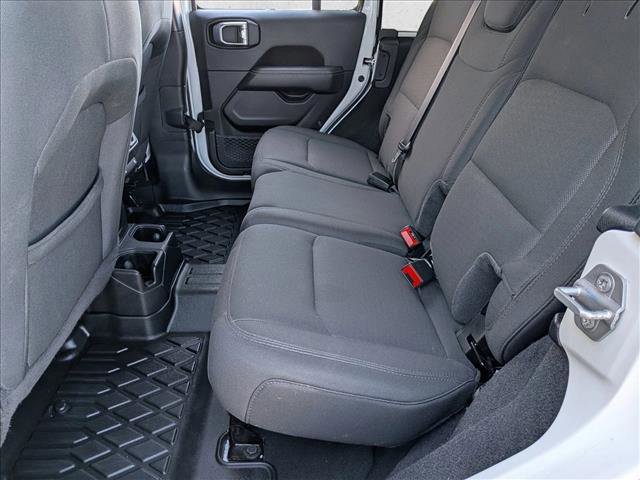 Used 2022 Jeep Wrangler Unlimited Sahara image 23