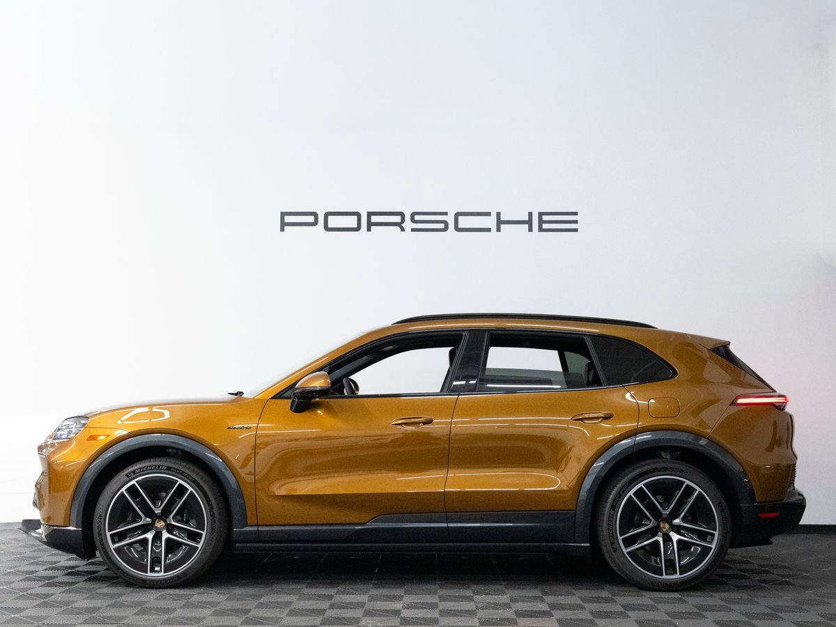 New 2026 Porsche Cayenne Electric AWD/4WD image 2