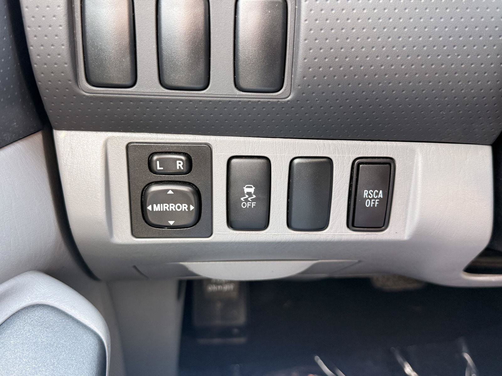 Used 2012 Toyota Tacoma 4x4 Access Cab w/ SR5 Pkg image 26