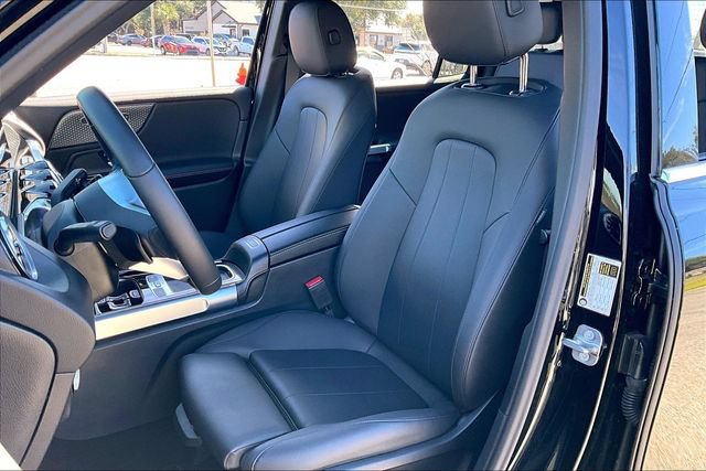 Used 2025 Mercedes-Benz GLB 250 image 8