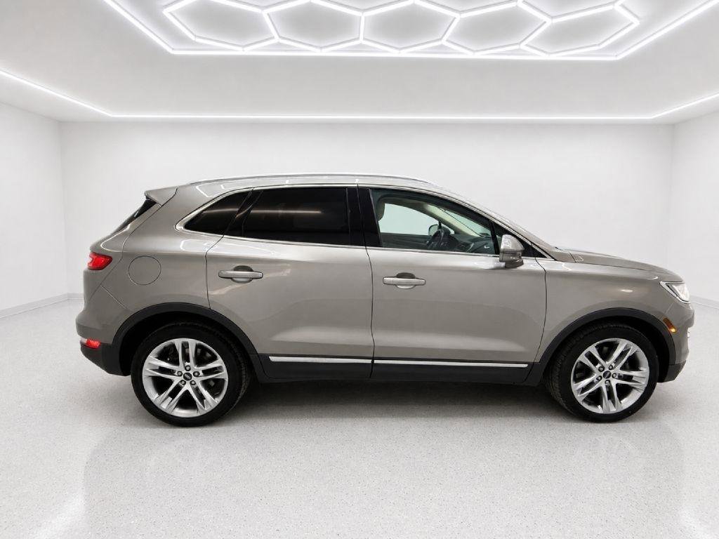 Used 2017 Lincoln MKC Reserve w/ Lincoln MKC Climate Package AWD/4WD image 2
