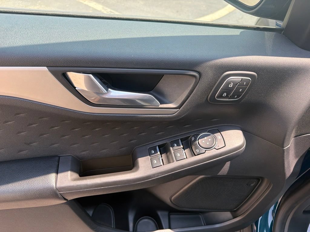 Used 2020 Ford Escape SEL FWD image 24
