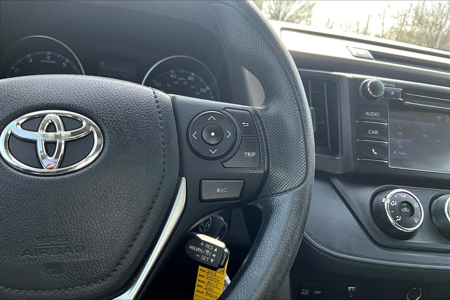 Used 2018 Toyota RAV4 LE image 24