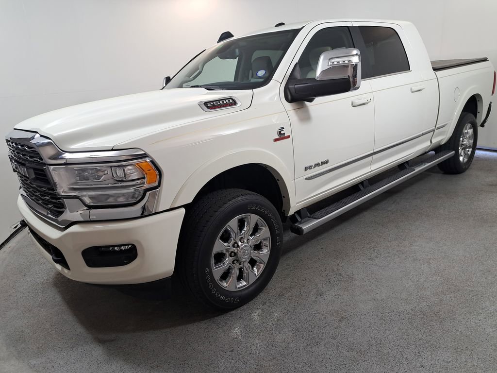 Used 2023 RAM 2500 Limited w/ Towing Technology Group image 3