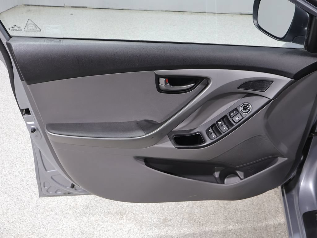 Used 2016 Hyundai Elantra SE FWD image 11