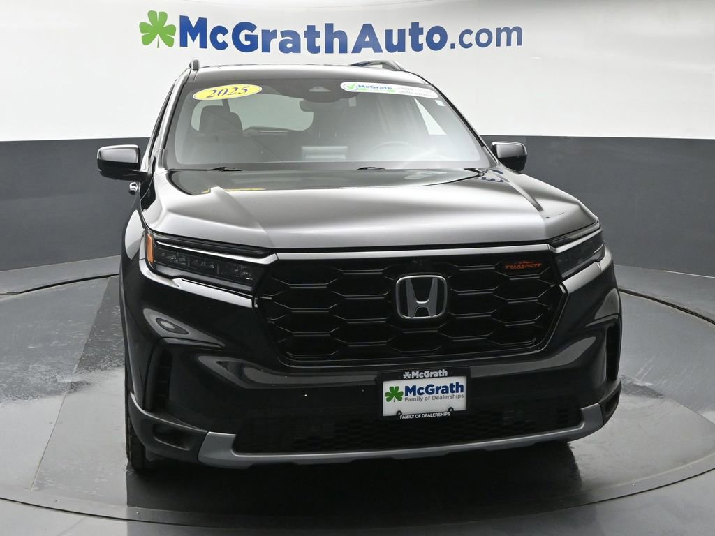 Used 2025 Honda Pilot TrailSport image 5