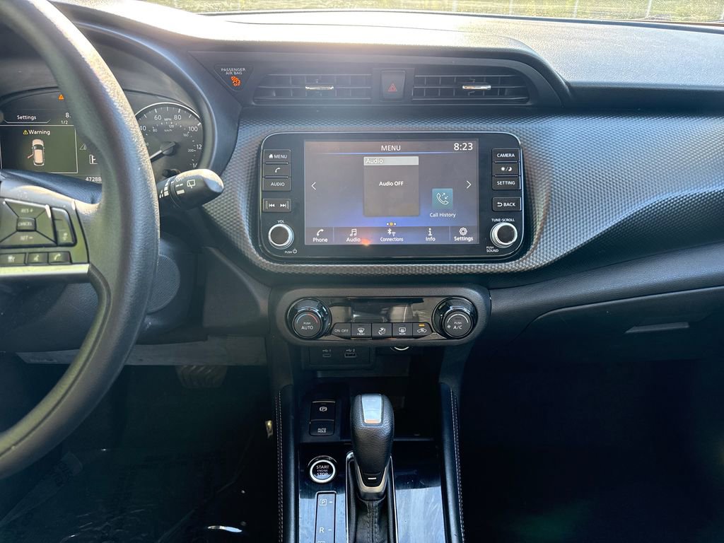 Used 2022 Nissan Kicks SV image 18