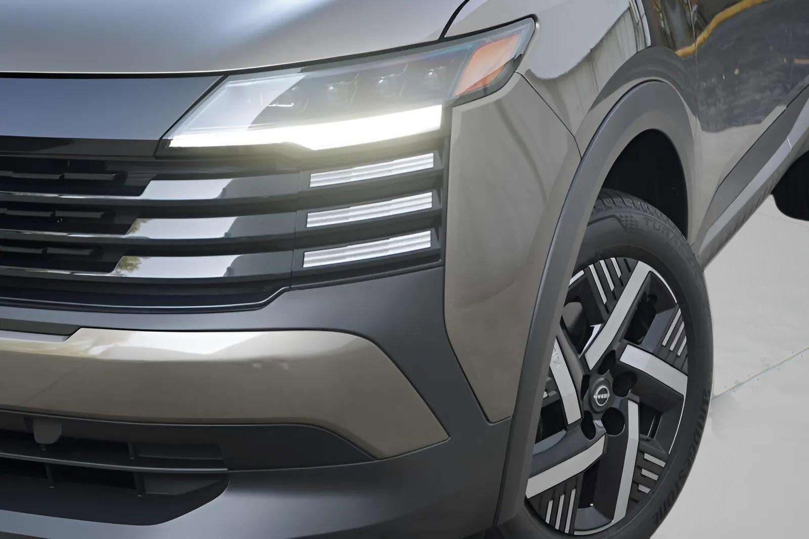 Used 2025 Nissan Kicks SV image 52