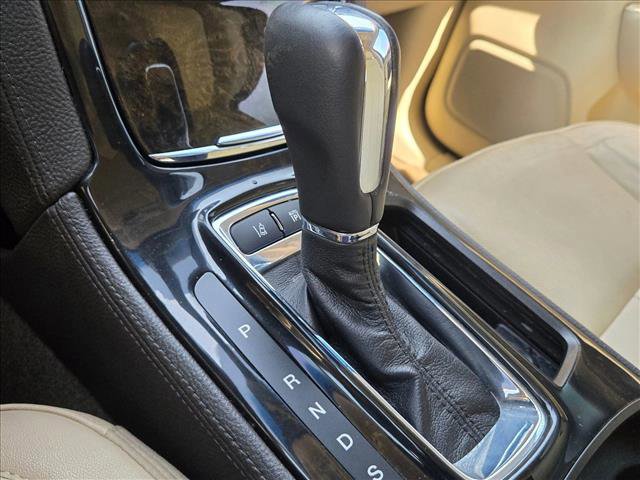 Used 2013 Lincoln MKS image 16