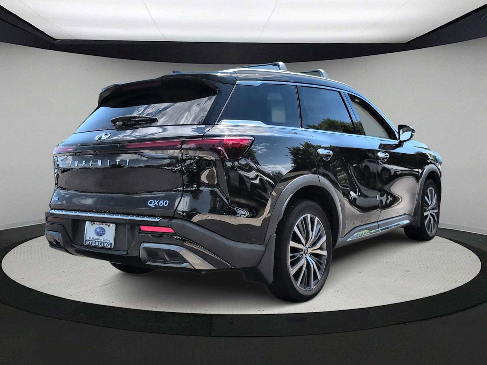 Used 2024 INFINITI QX60 Sensory w/ Vision Package AWD/4WD image 8