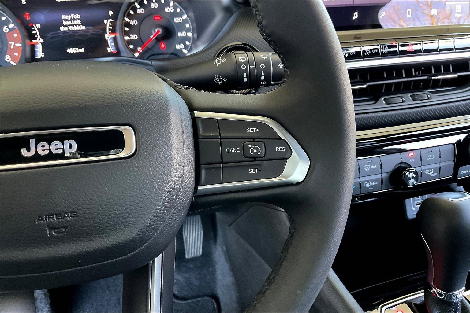 Used 2026 Jeep Compass Latitude image 12