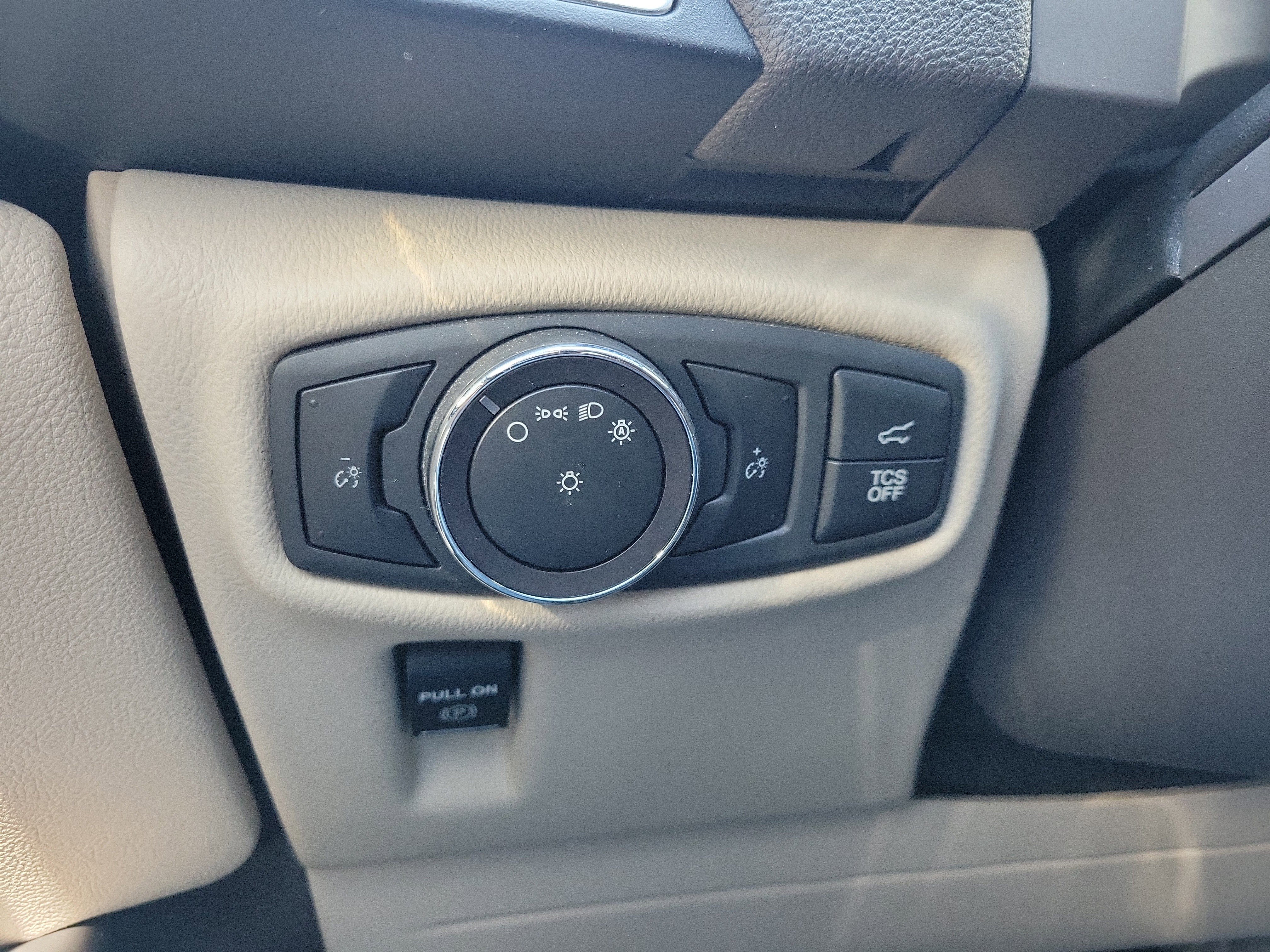 Used 2020 Lincoln Nautilus FWD w/ Equipment Group 101A image 28