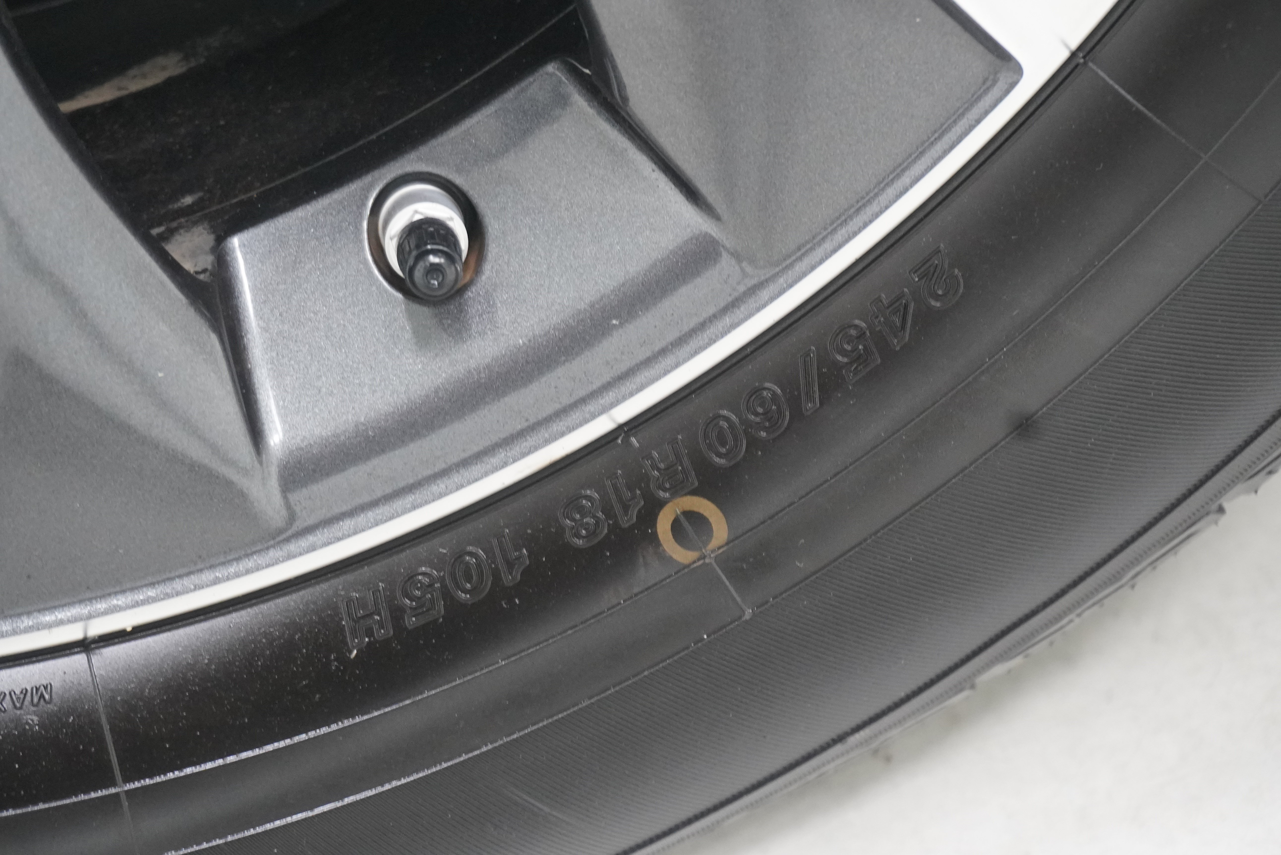 Used 2018 Toyota Highlander Plus FWD image 29