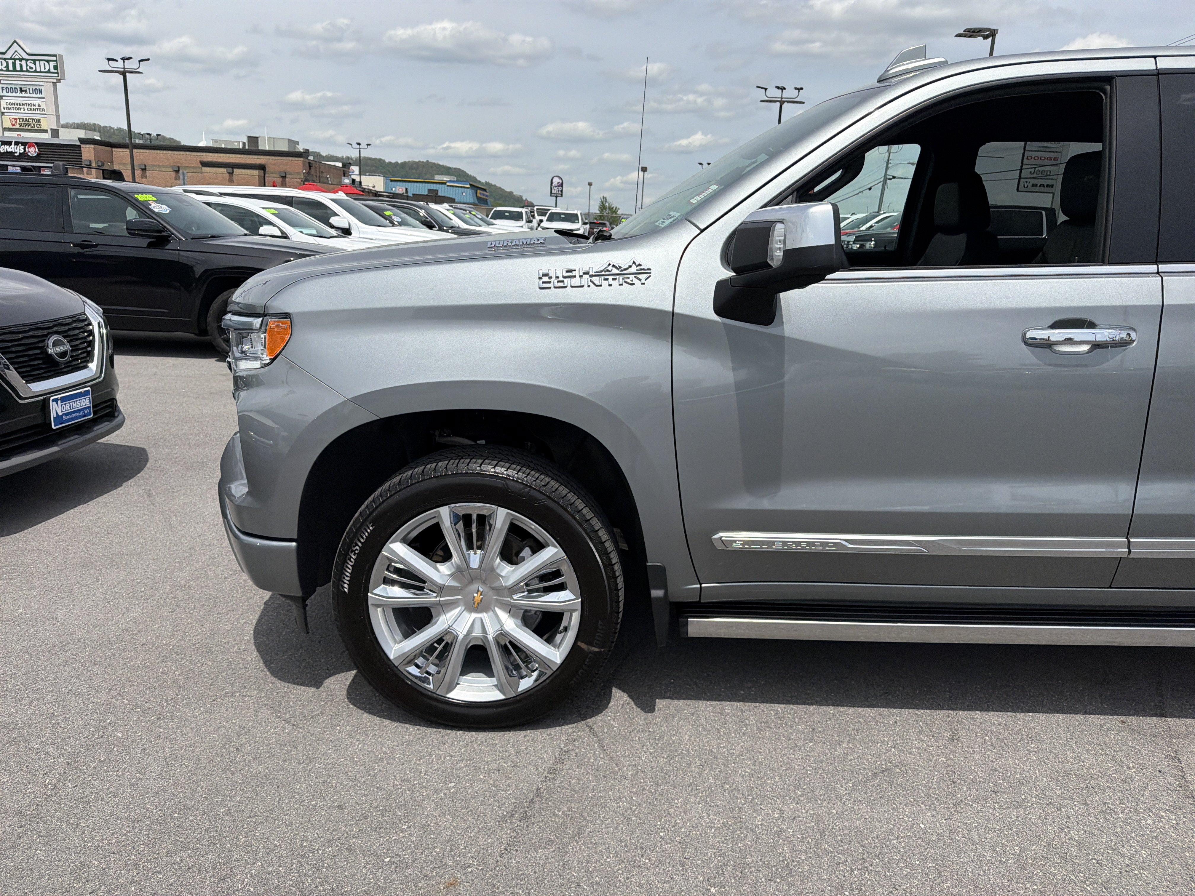 Used 2026 Chevrolet Silverado 1500 High Country AWD/4WD image 13