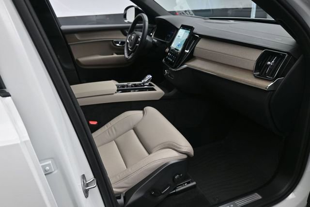 Used 2026 Volvo XC90 B6 Ultra w/ Protection Package Premier AWD/4WD image 30