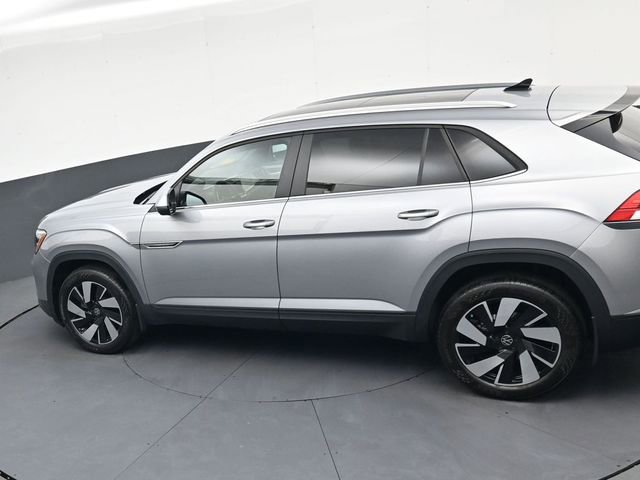Used 2024 Volkswagen Atlas Cross Sport SE image 28