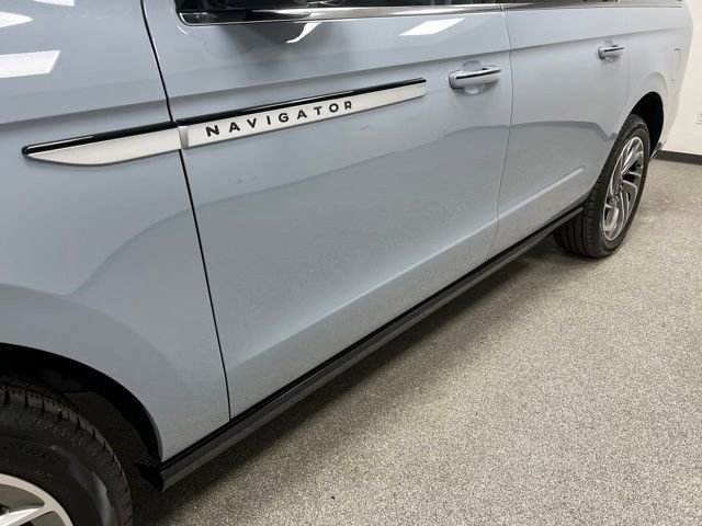Used 2025 Lincoln Navigator L Reserve image 12