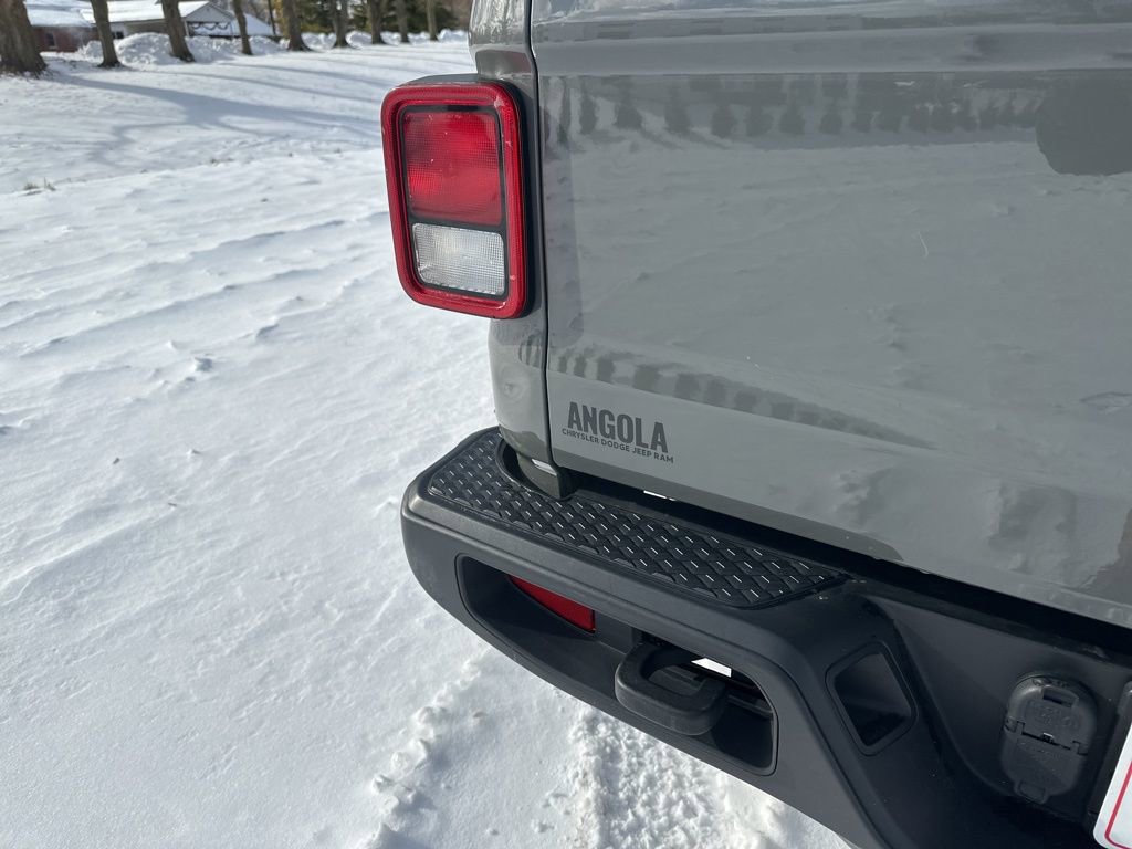 Used 2020 Jeep Gladiator Sport w/ Quick Order Package 24S image 6