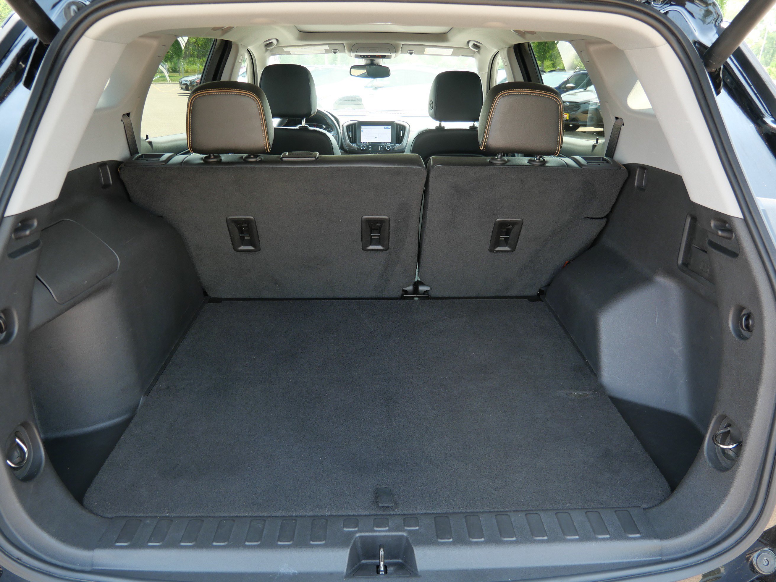 Used 2023 GMC Terrain AT4 w/ GMC Pro Grade Package AWD/4WD image 18