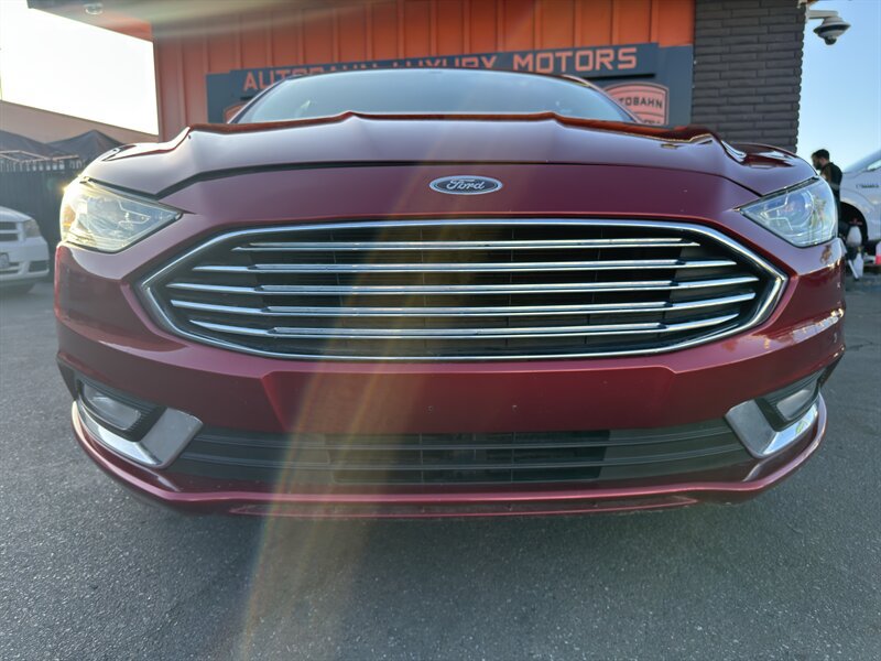Used 2018 Ford Fusion SE w/ Equipment Group 201A FWD image 5
