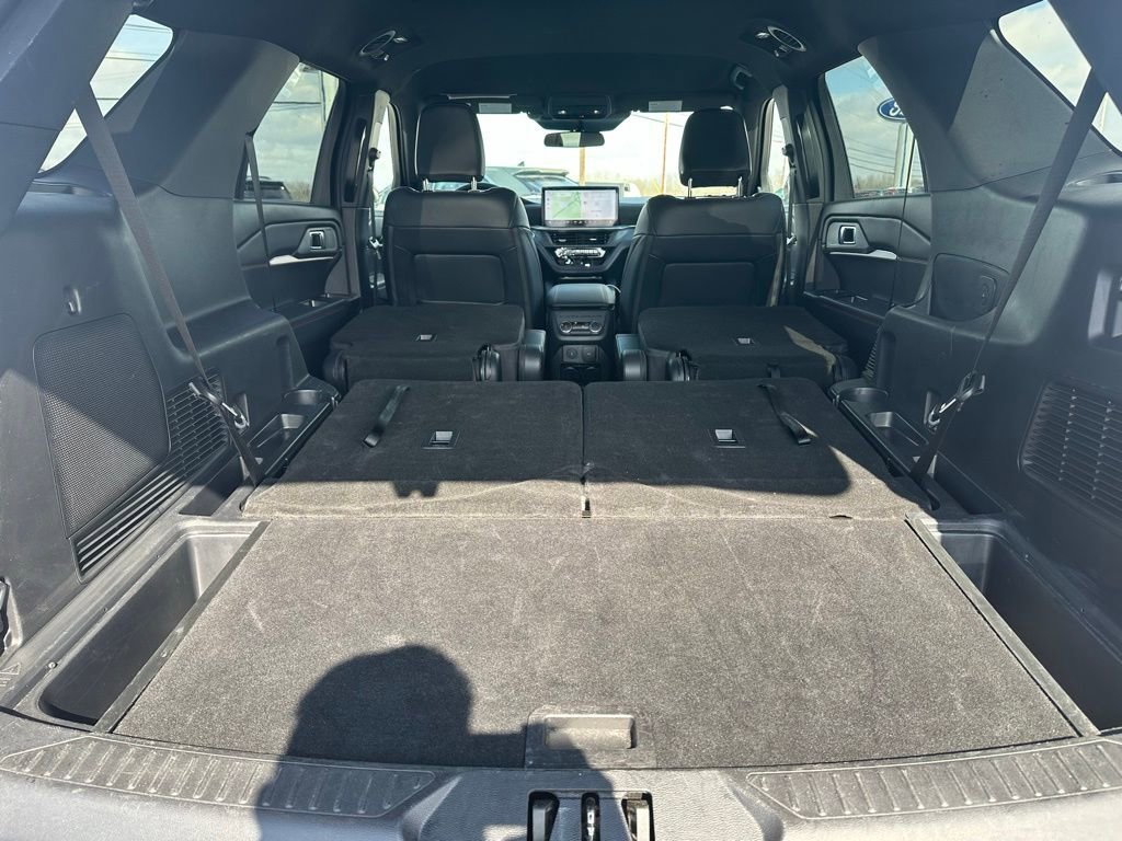 Used 2025 Ford Explorer ST-Line image 7