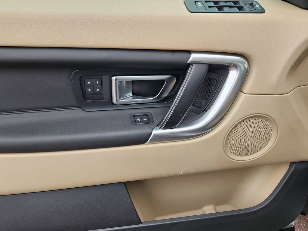 Used 2019 Land Rover Discovery Sport HSE image 23