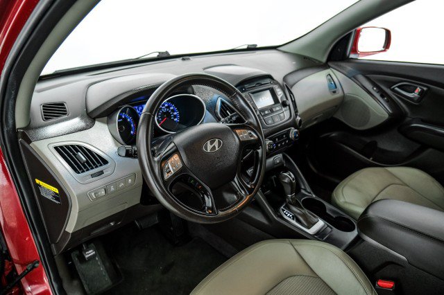 Used 2015 Hyundai Tucson SE AWD/4WD image 13
