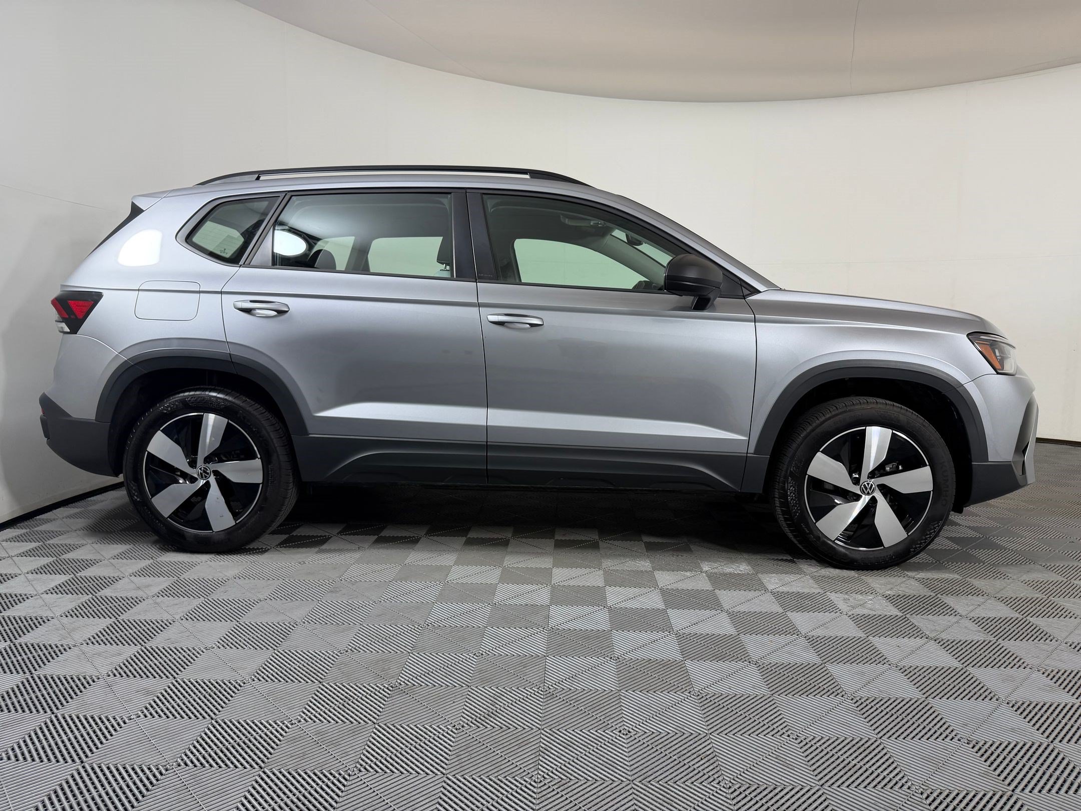 Used 2025 Volkswagen Taos S AWD/4WD image 8