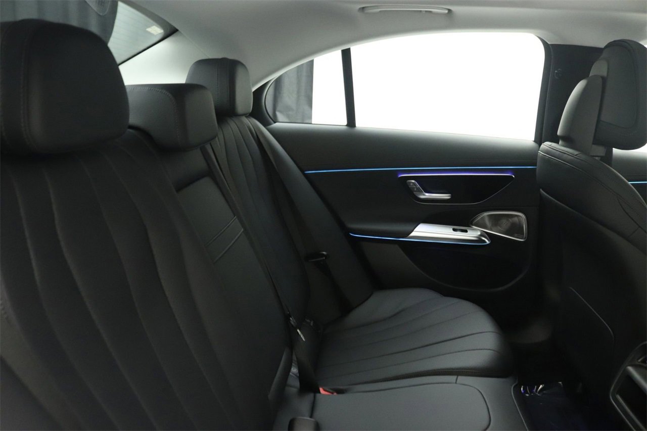 Used 2025 Mercedes-Benz E 350 4MATIC Sedan image 10