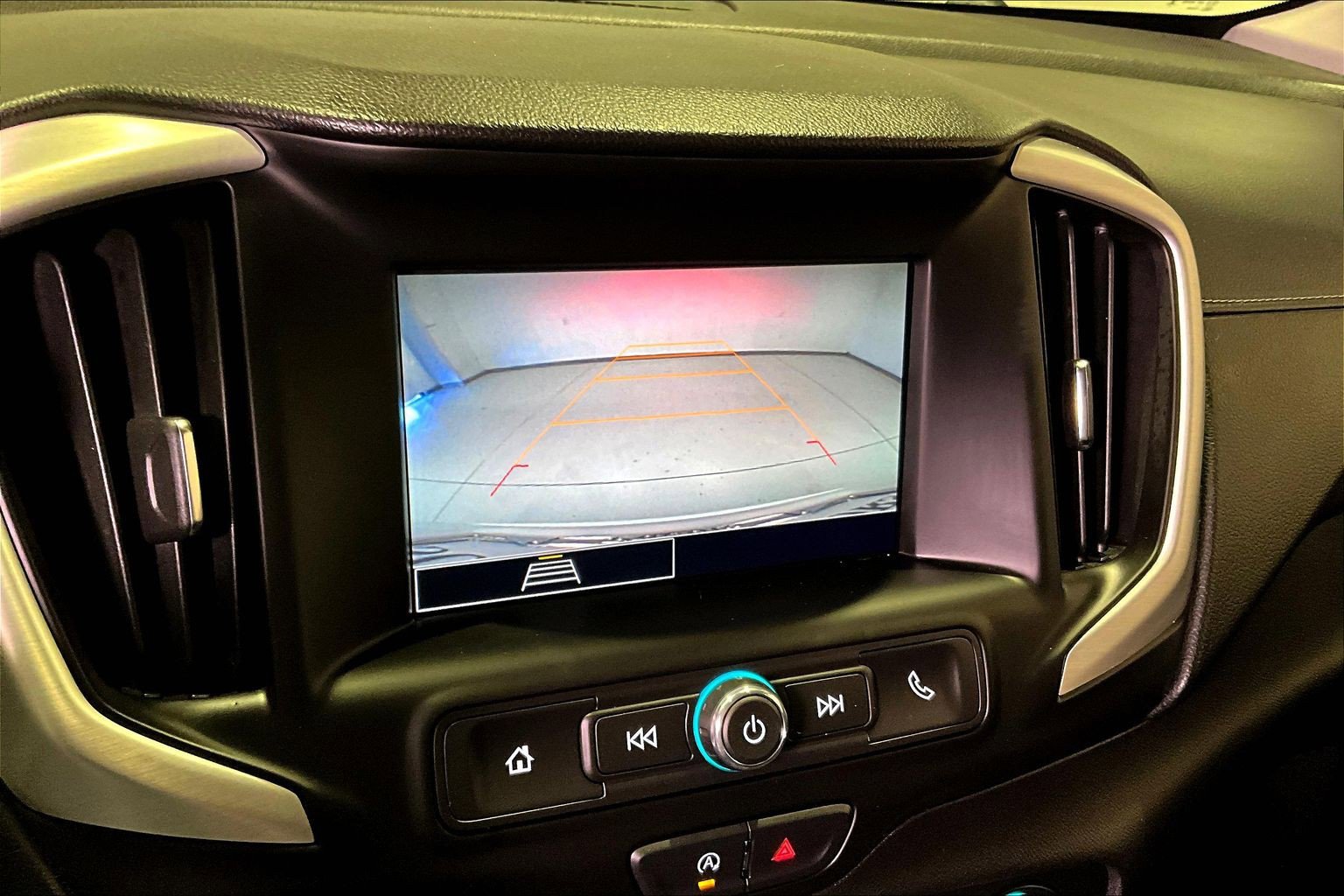 Used 2024 GMC Terrain SLE image 14