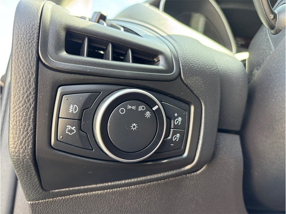 Used 2017 Ford Focus SEL FWD image 24