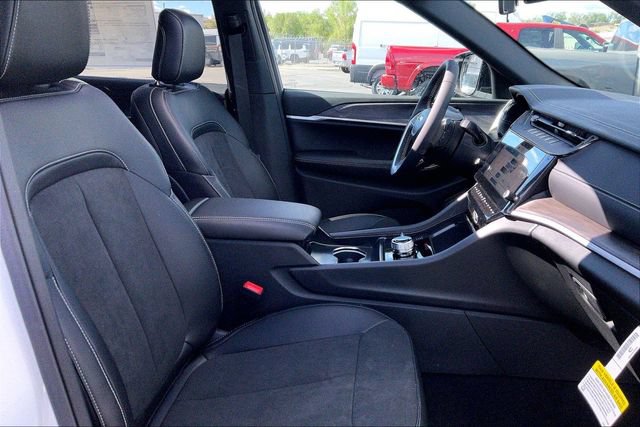 New 2026 Jeep Grand Cherokee L 4WD image 32