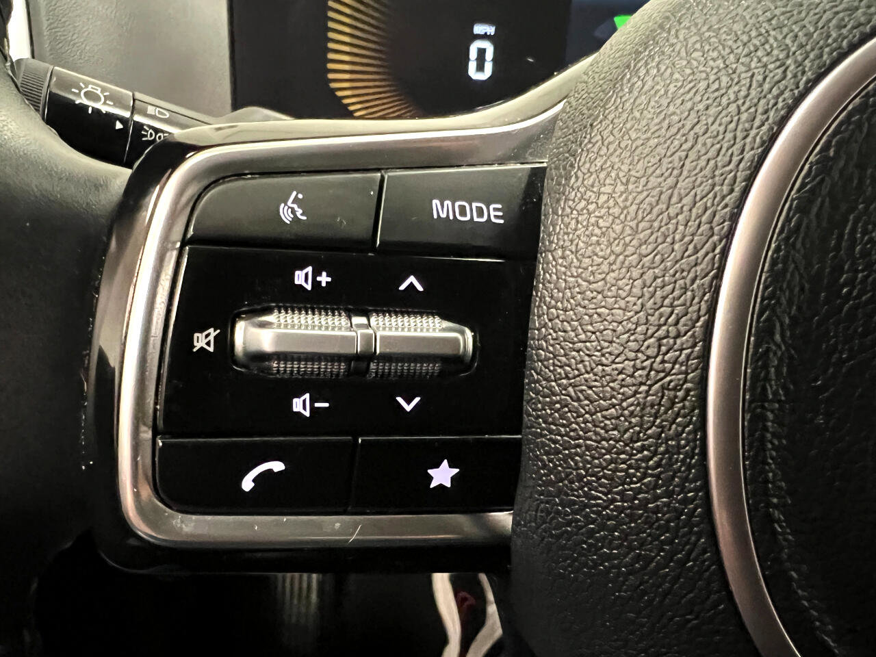 Used 2024 Kia Sorento S image 28