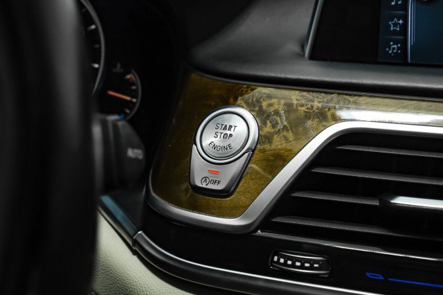 Used 2017 BMW 740i xDrive AWD SUNROOF LEATHER HEATED SEA image 19