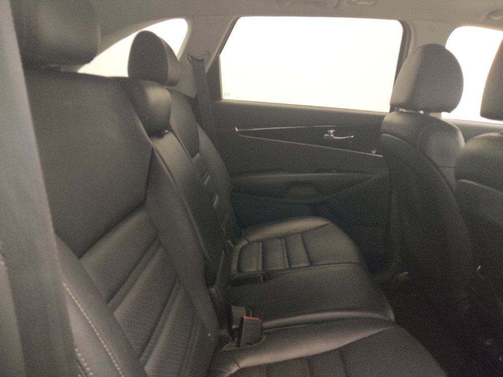 Used 2020 Kia Sorento EX FWD image 19